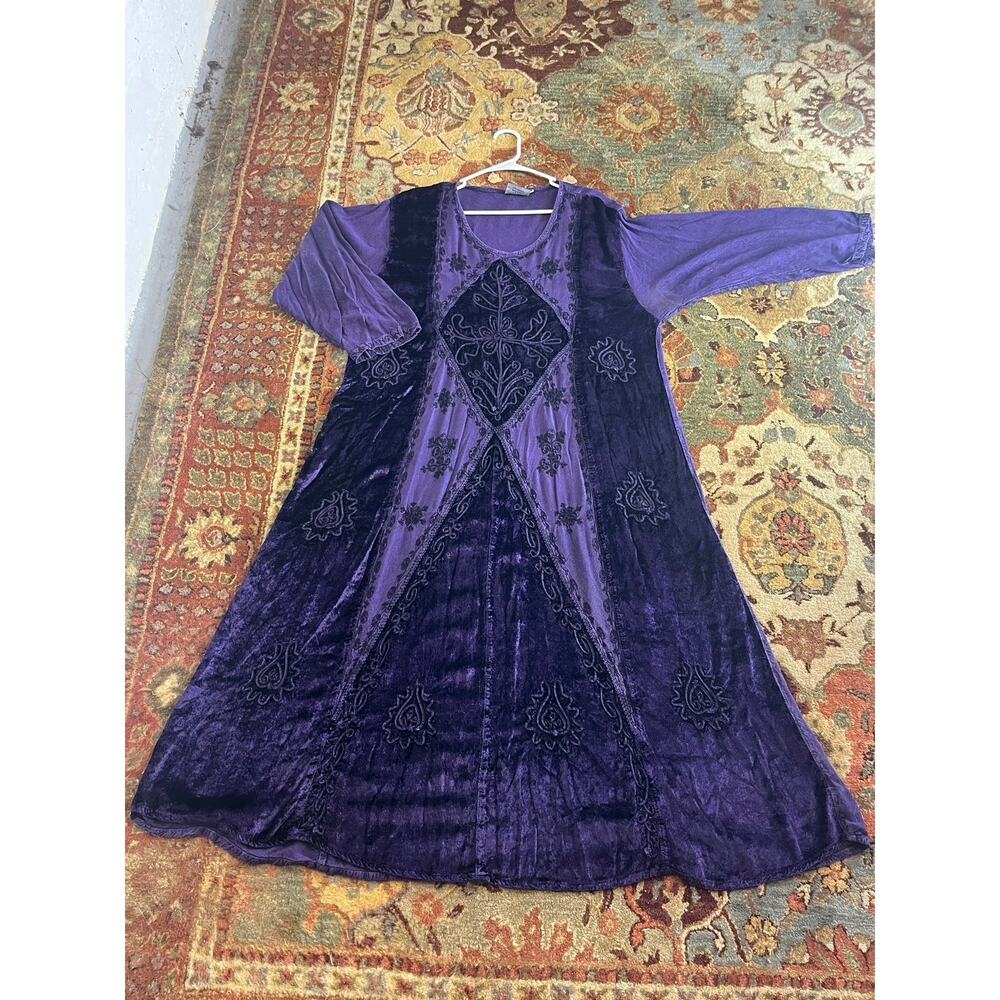 Holy Clothing Gorgeous Velvet Dress